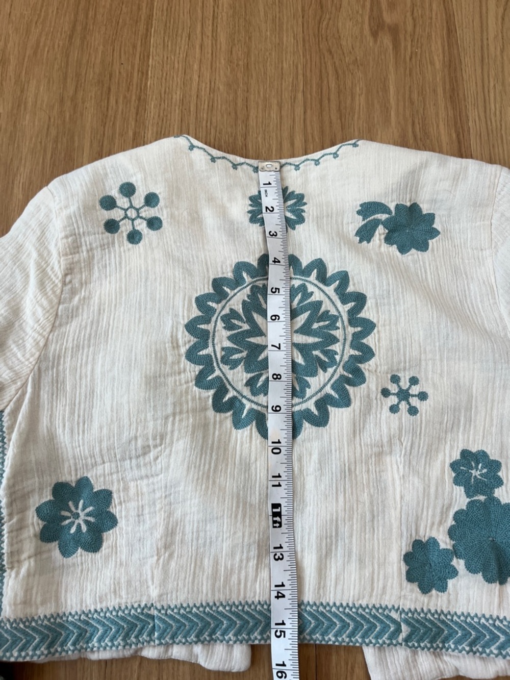 Soft Surroundings White Cropped Jacket with Teal Floral Embroidery size M - Picture 7 of 8